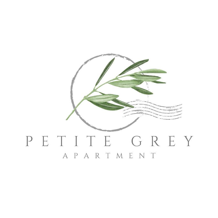 Petite Grey Apartment With Free Private Parking Загреб Экстерьер фото